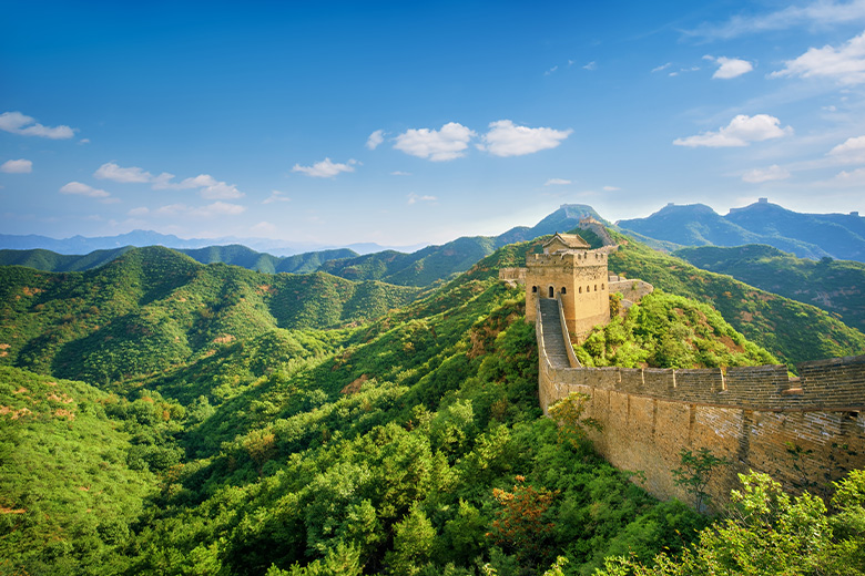 กำแพงเมืองจีนกับบรรยากาศในฤดูร้อน